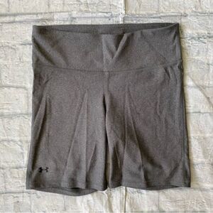 Under Armour women L fitted compression shorts grey
